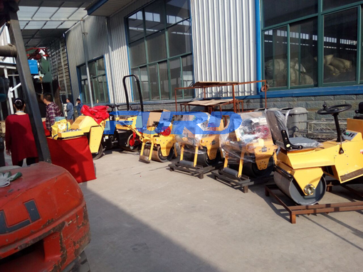 福瑞得機械座駕壓路機，手扶壓路機，小型灌縫機，井蓋切割機及時發(fā)貨