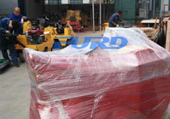福瑞得機(jī)械座駕壓路機(jī)、手扶壓路機(jī)、灌縫機(jī)及時包裝發(fā)貨