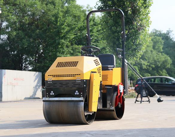 小型壓路機如何散熱呢？